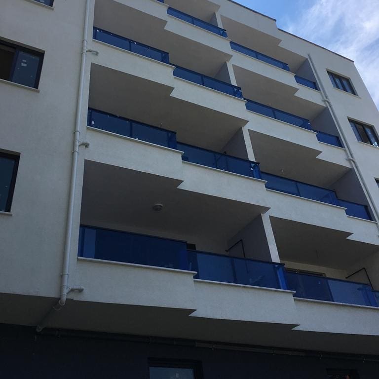 Modern Mavi Camlı Balkon Korkuluğu